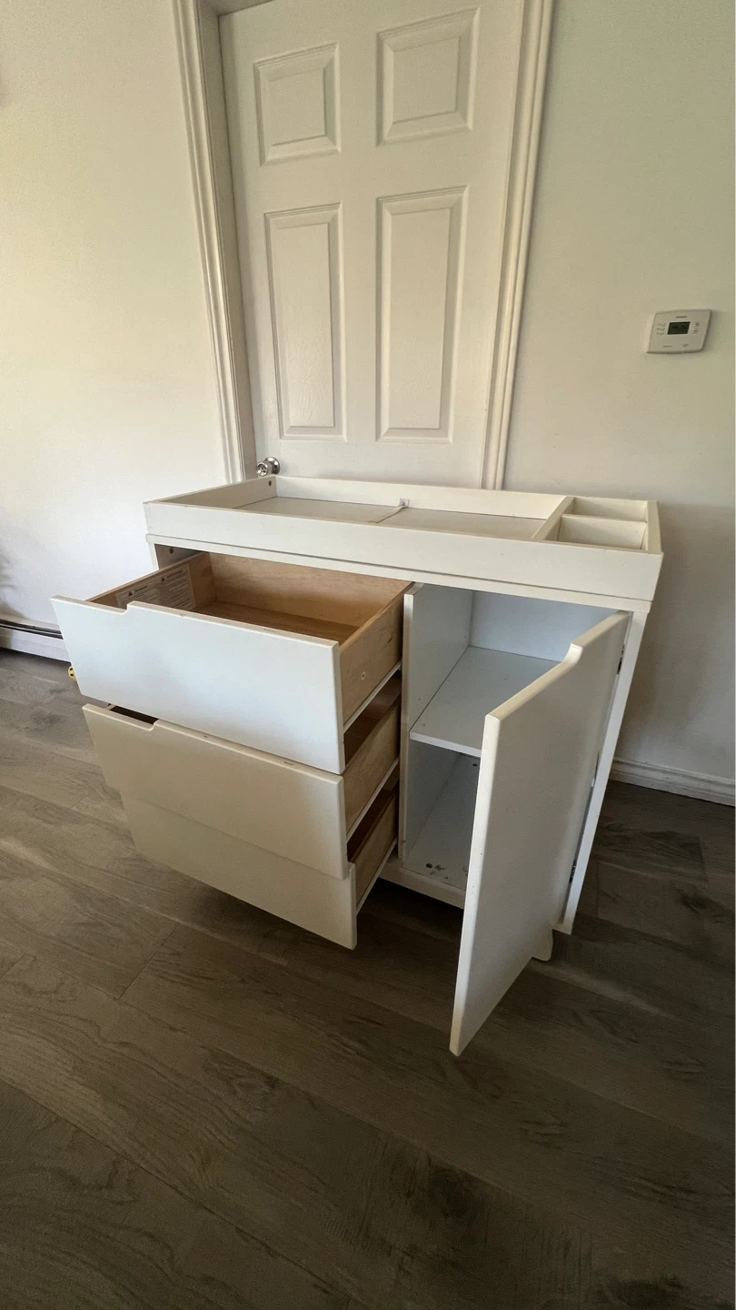 Montebello White Baby Changing Table with drawers - photo 2