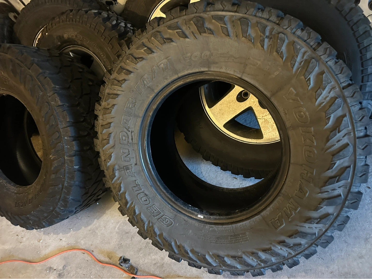 Yokohama Geolandar M/T LT 35x12.50R17 Tires (Set of 3*)