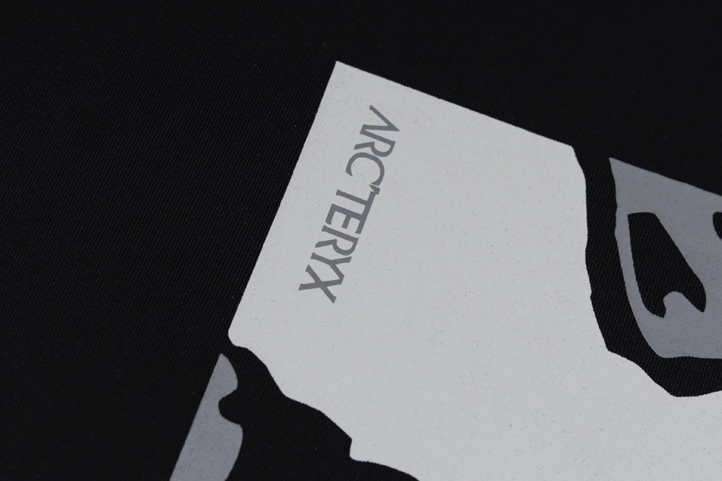 Arc'teryx Black Graphic T-Shirt - Size M - photo 5