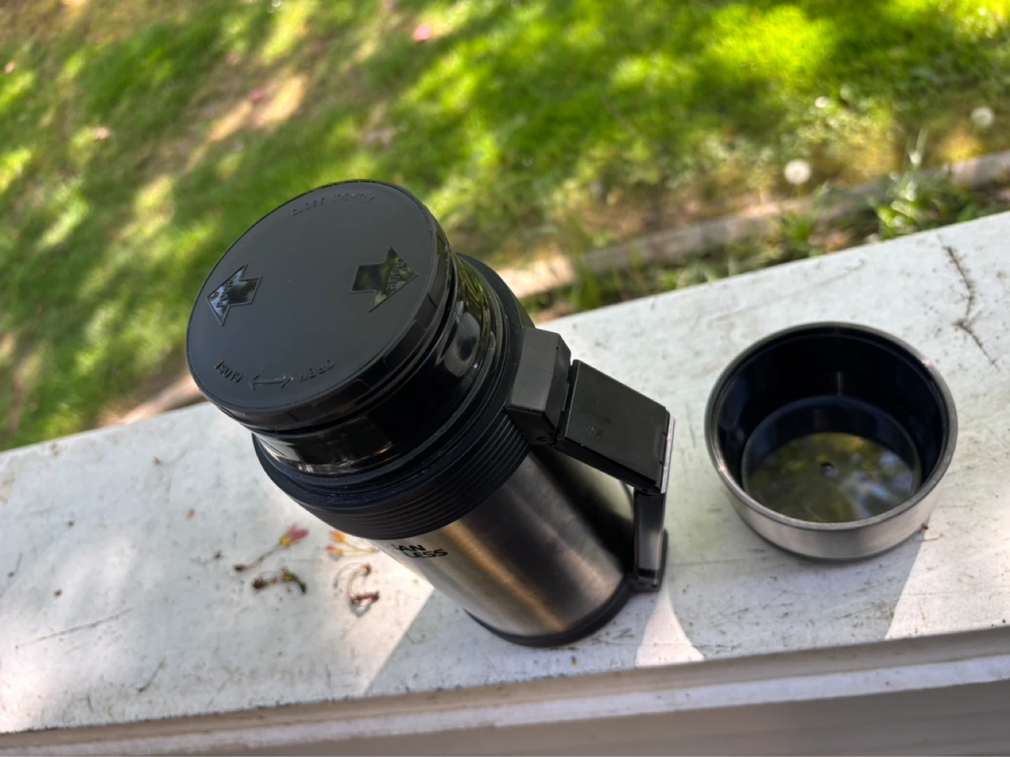 Nissan Stainless Travel Mug with Handle - photo 4