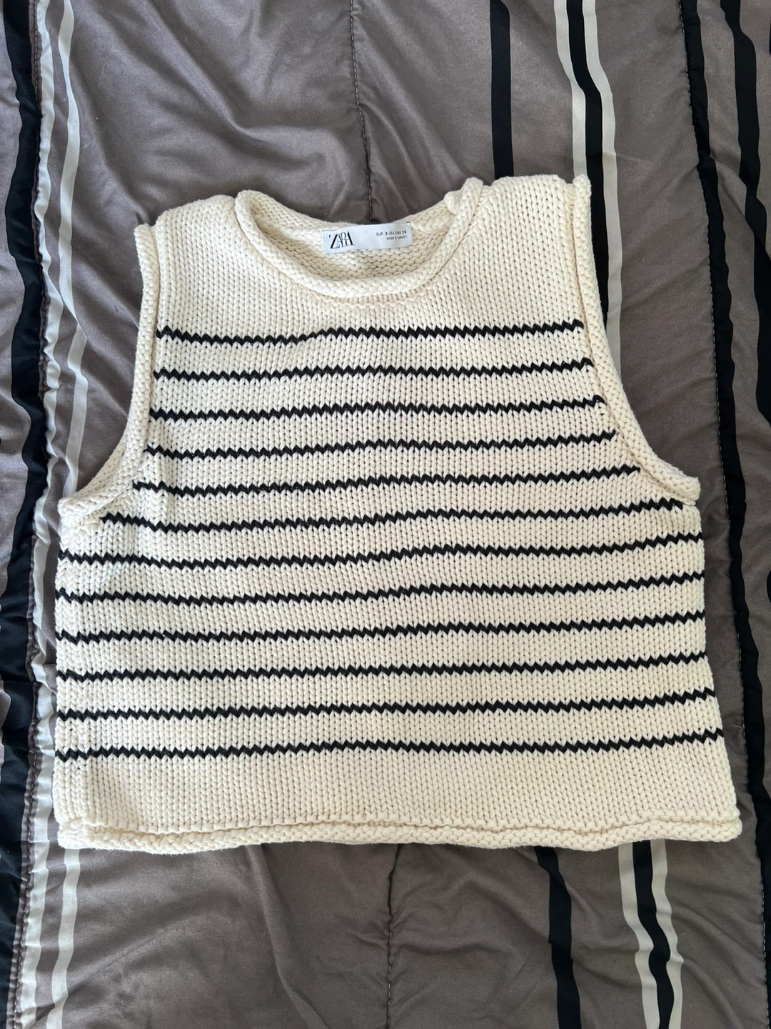 Zara Rolled Striped Round Neck Sweater Vest