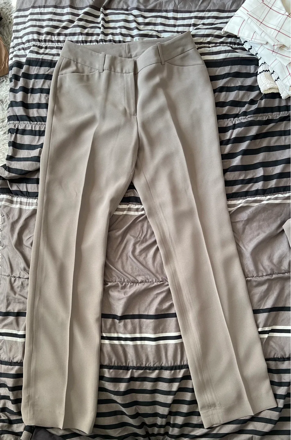 Women’s Light Beige Structured Blazer with Shoulder Pads - photo 3