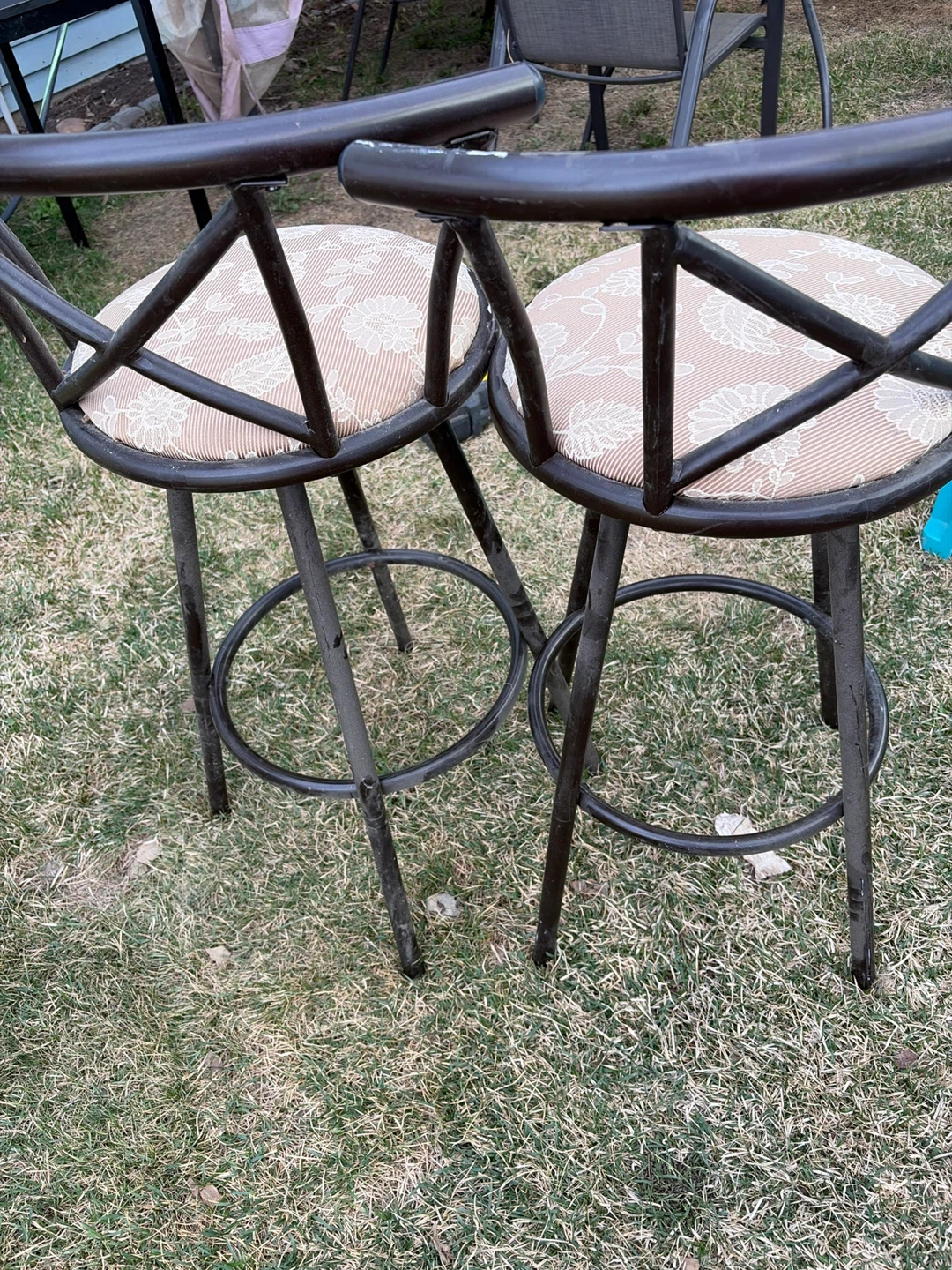 Set of 2 Bar Stools with Floral Cushions - photo 2