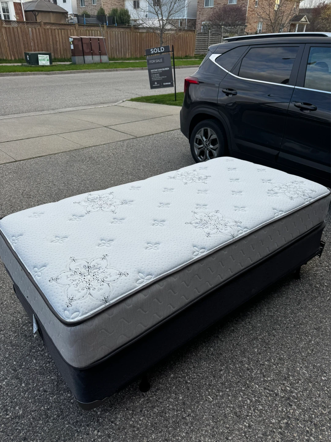 Single Mattress with Box Spring and Metal Frame - photo 2
