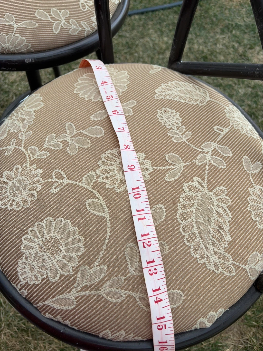 Set of 2 Bar Stools with Floral Cushions - photo 4
