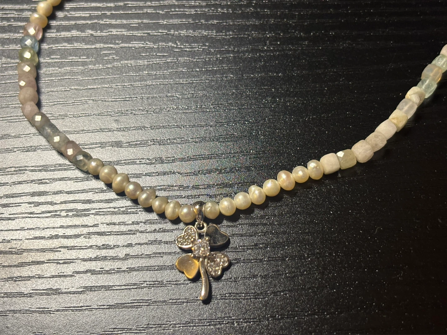 Pearl and gemstone necklace with clover pendant - photo 2