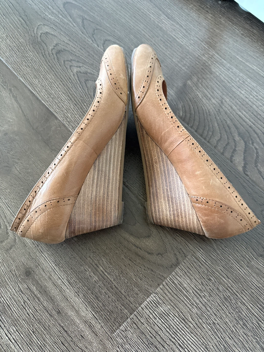 ALDO Tan Leather Wingtip Wedge Heels （size 38)(size 8) - photo 4