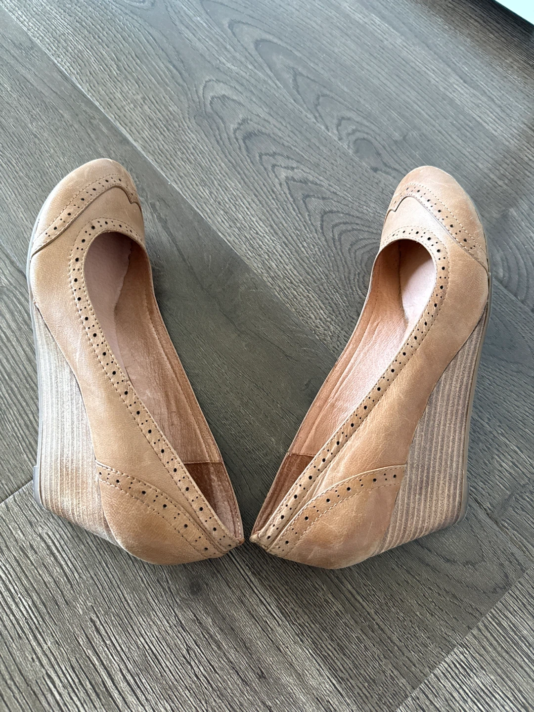 ALDO Tan Leather Wingtip Wedge Heels （size 38)(size 8) - photo 5