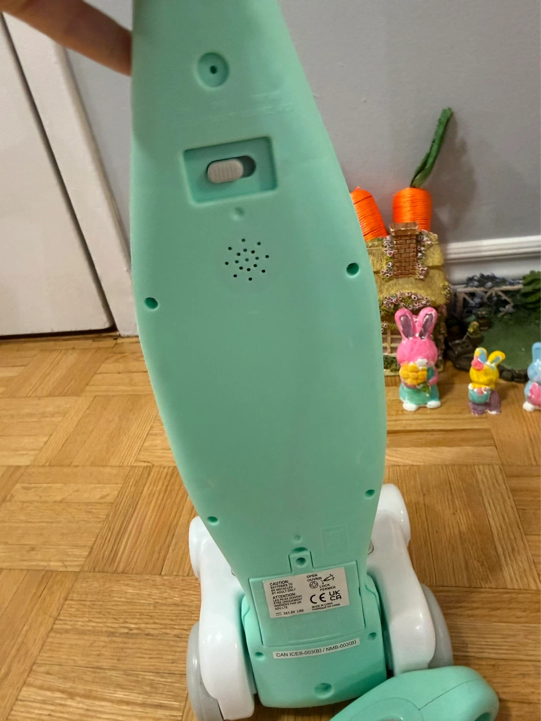 Kids Play Vacuum Cleaner with Glitter Chamber - photo 3