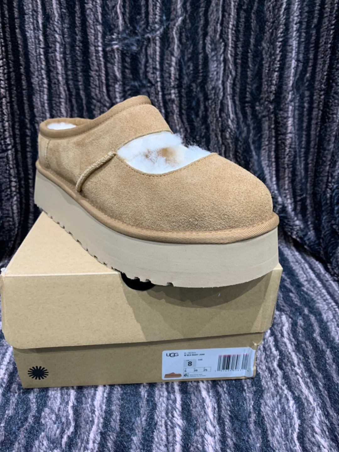 UGG 'W' Bella Mary Jane Platform Slippers Size 8 - photo 2