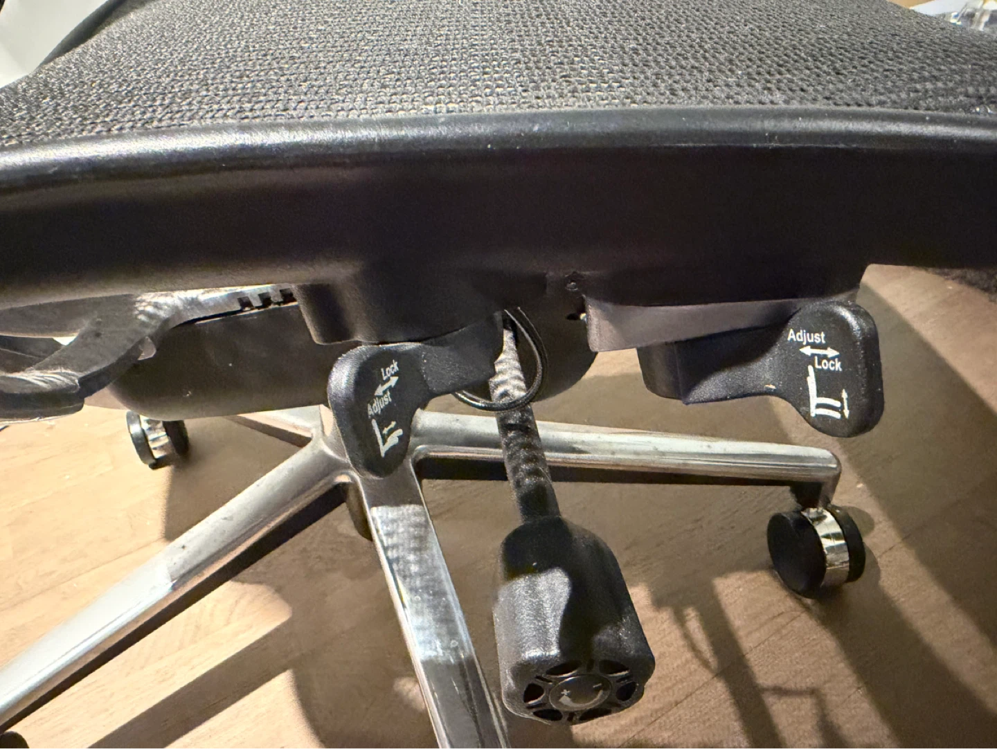 Mesh Office Chair with Headrest - photo 3