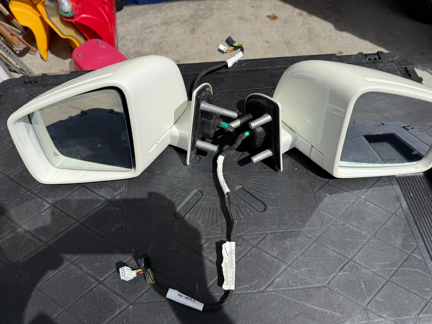 White Side View Mirror Set - photo 4