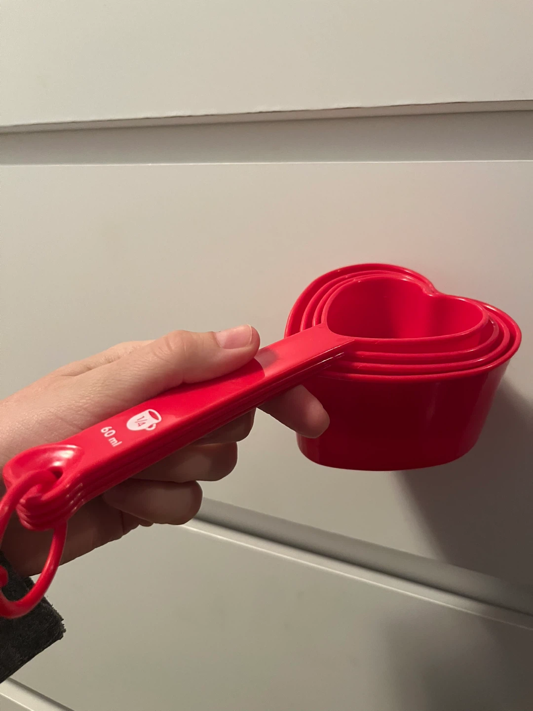 Red Heart Measuring Cups Set
