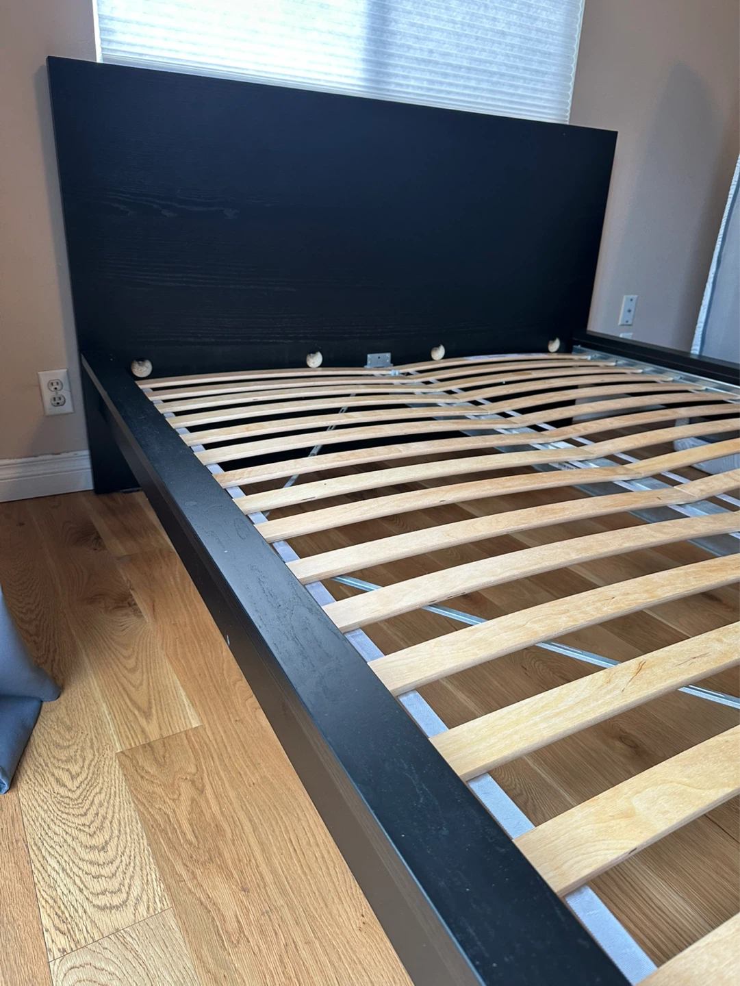 Ikea Queen bed frame * Free delivery - photo 4