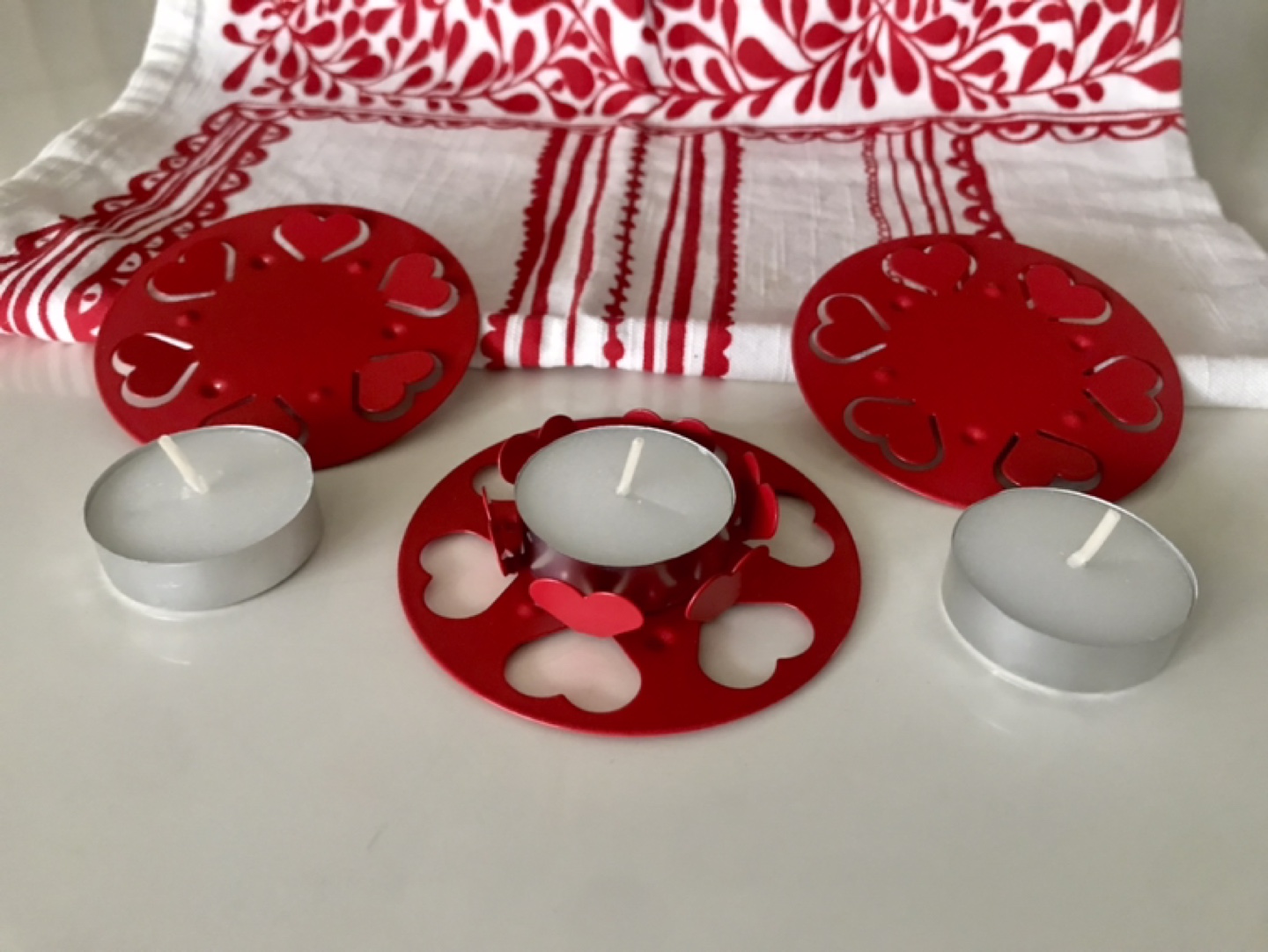 3 x Red Hearts Tealight Holders + 3 FREE Tealights✨NEW - photo 2