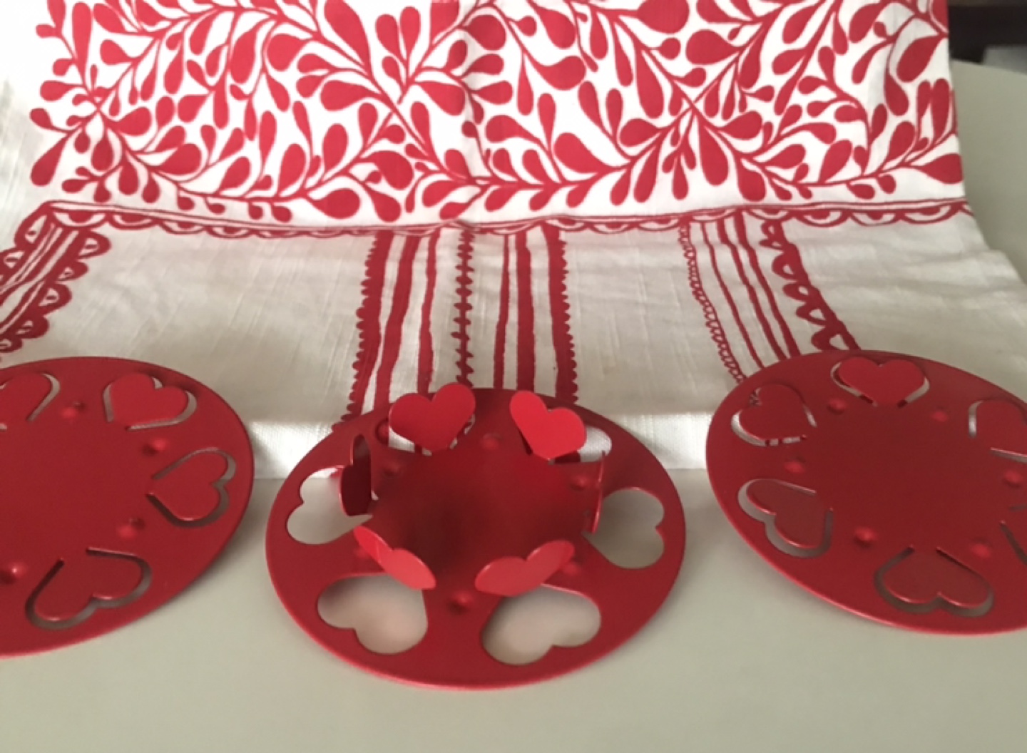 3 x Red Hearts Tealight Holders + 3 FREE Tealights✨NEW - photo 4