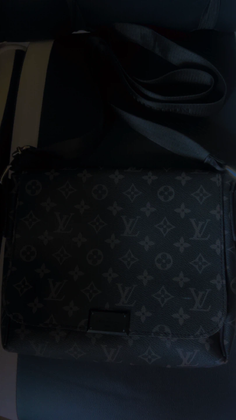 Louis Vuitton Messenger Bag