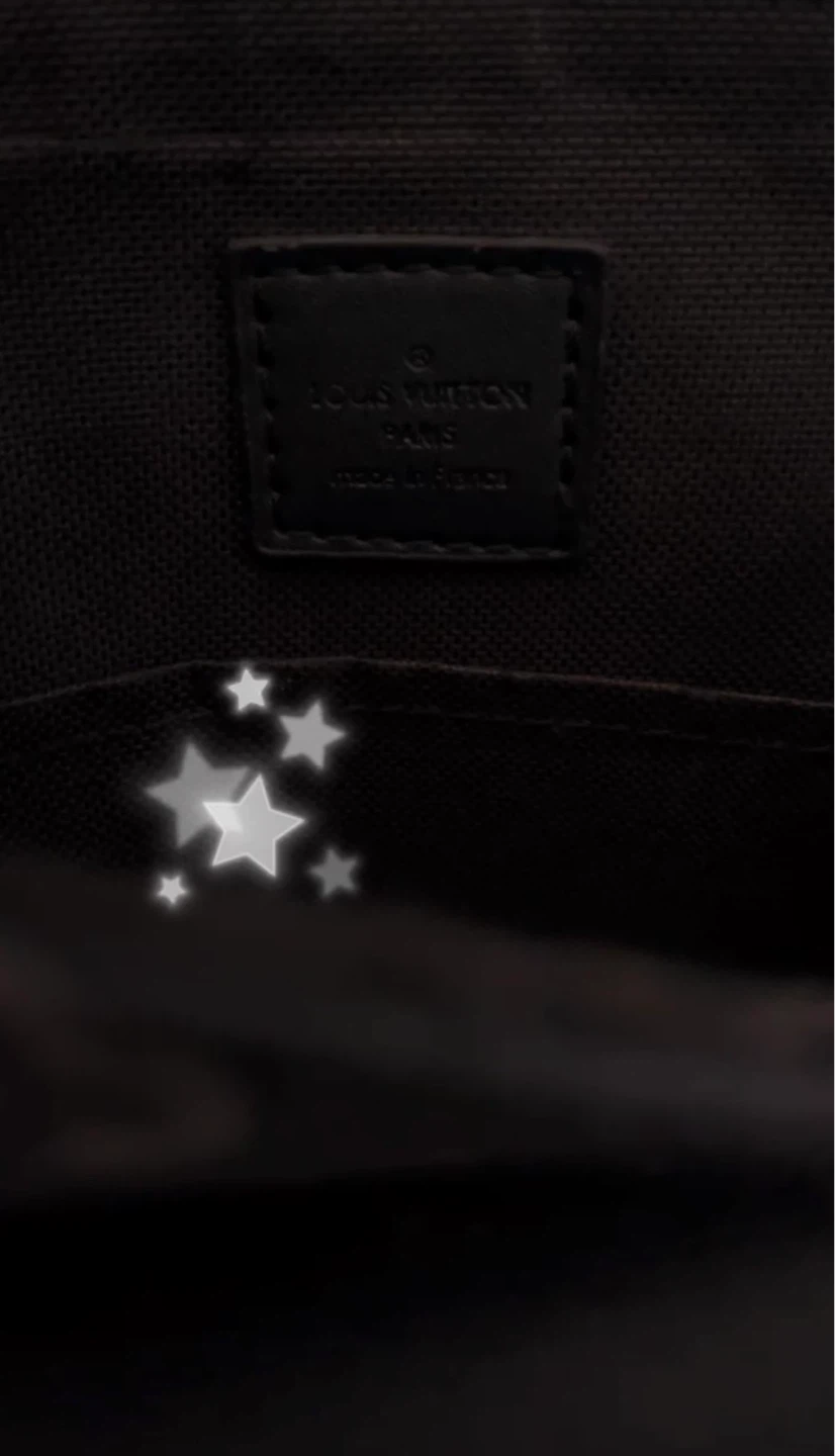 Louis Vuitton Messenger Bag - photo 2