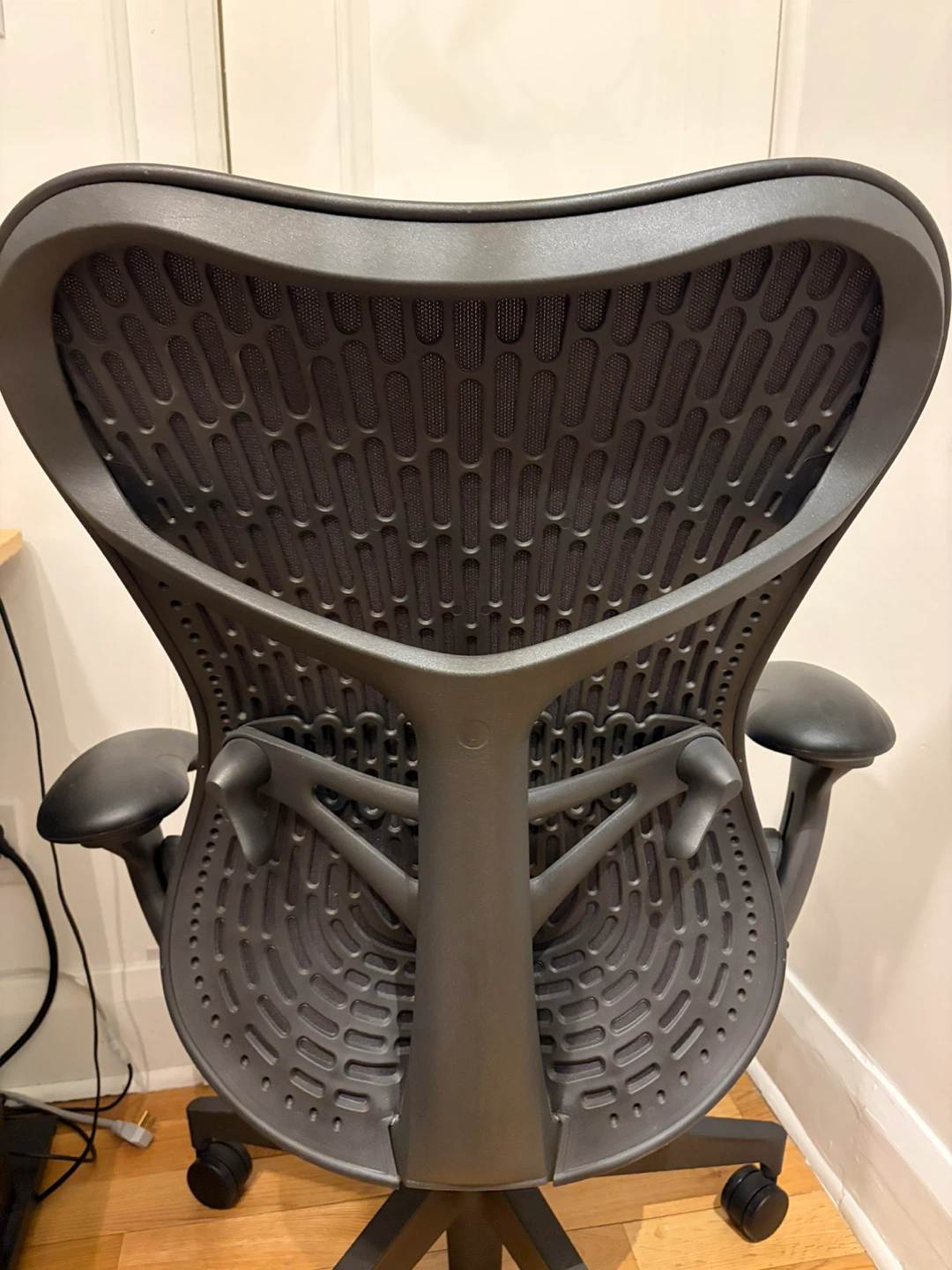 Herman Miller Mirra 2 Chair - photo 2