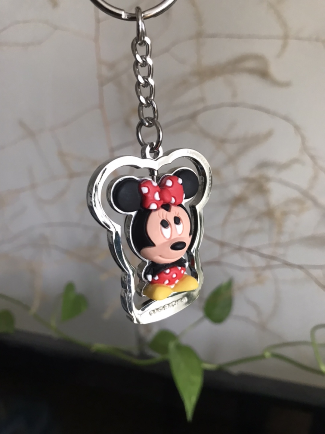 New Minnie Mouse Swivel Keychain