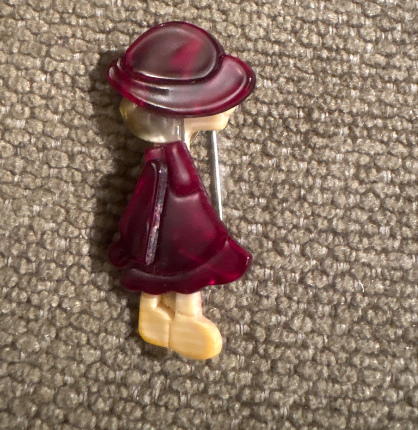 Vintage Girl Figurine Brooch - Made in France lucite - photo 2