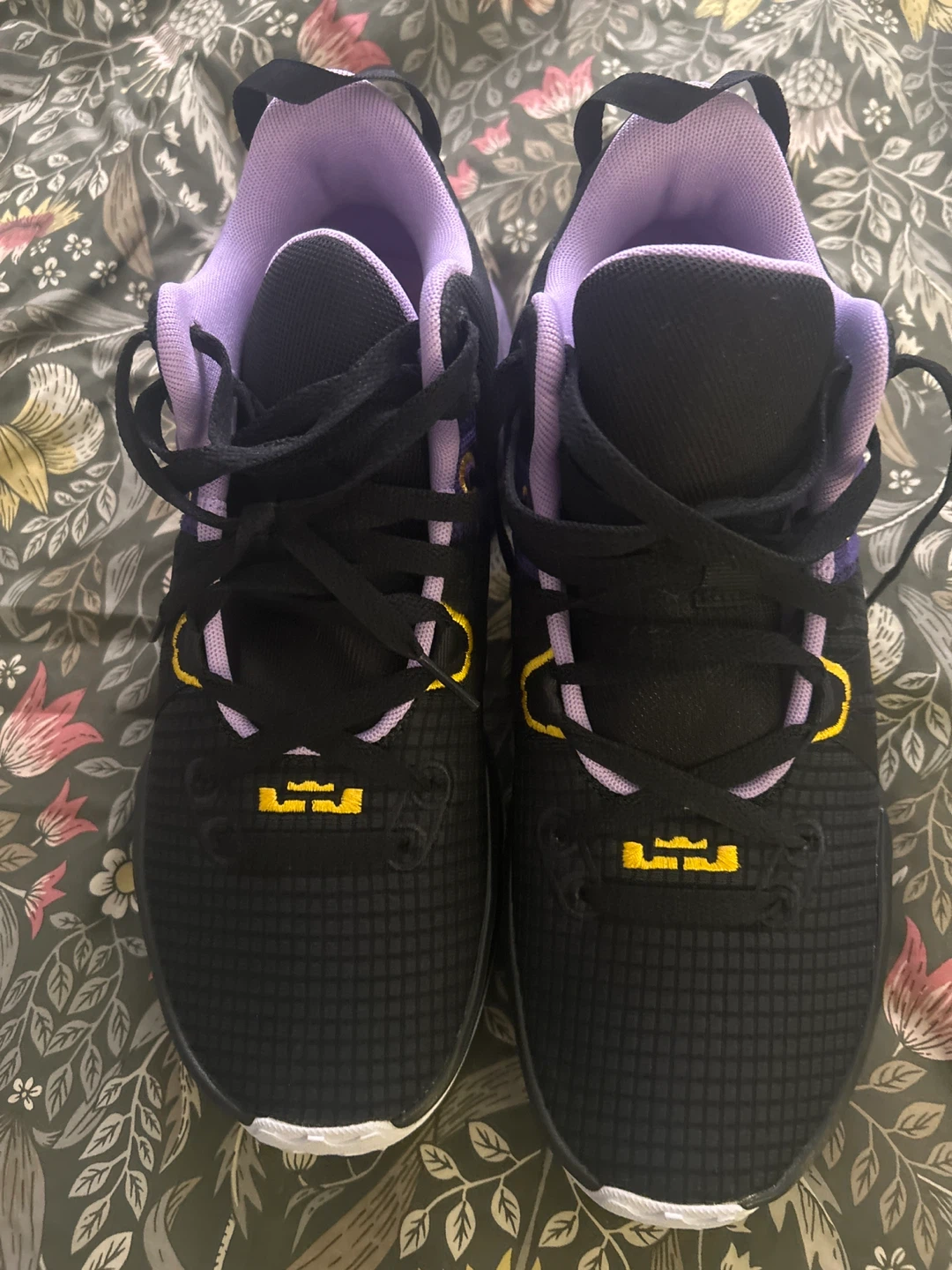 Nike LeBron Witness VII Basketball Shoes - Black/Purple/Yellow