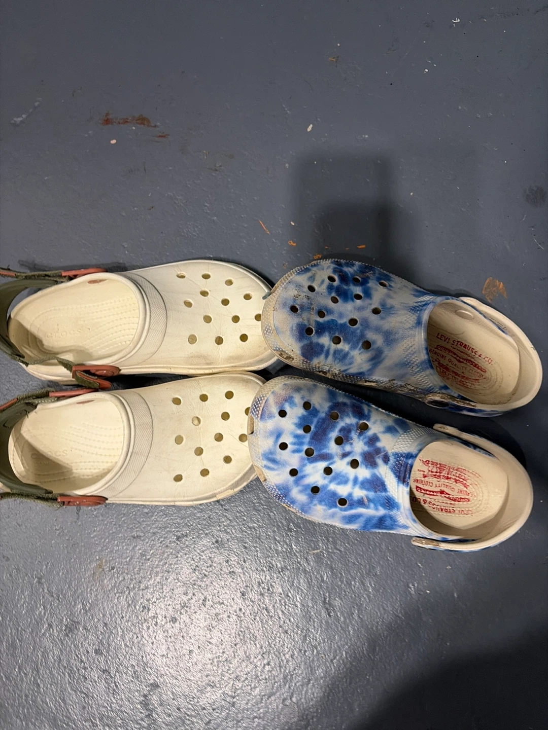 Crocs - Tie-Dye & White