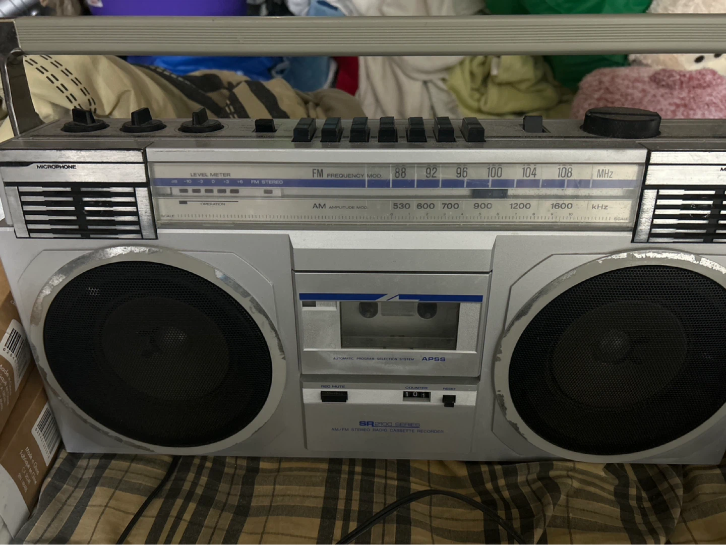 SR2100 Series AM/FM Stereo Radio Cassette Recorder