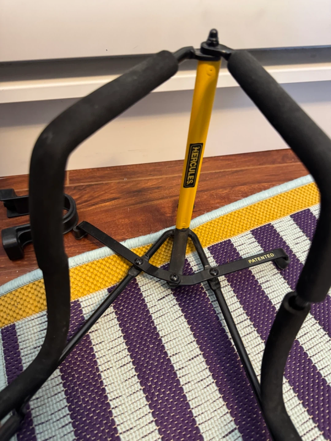 Hercules Guitar Stand