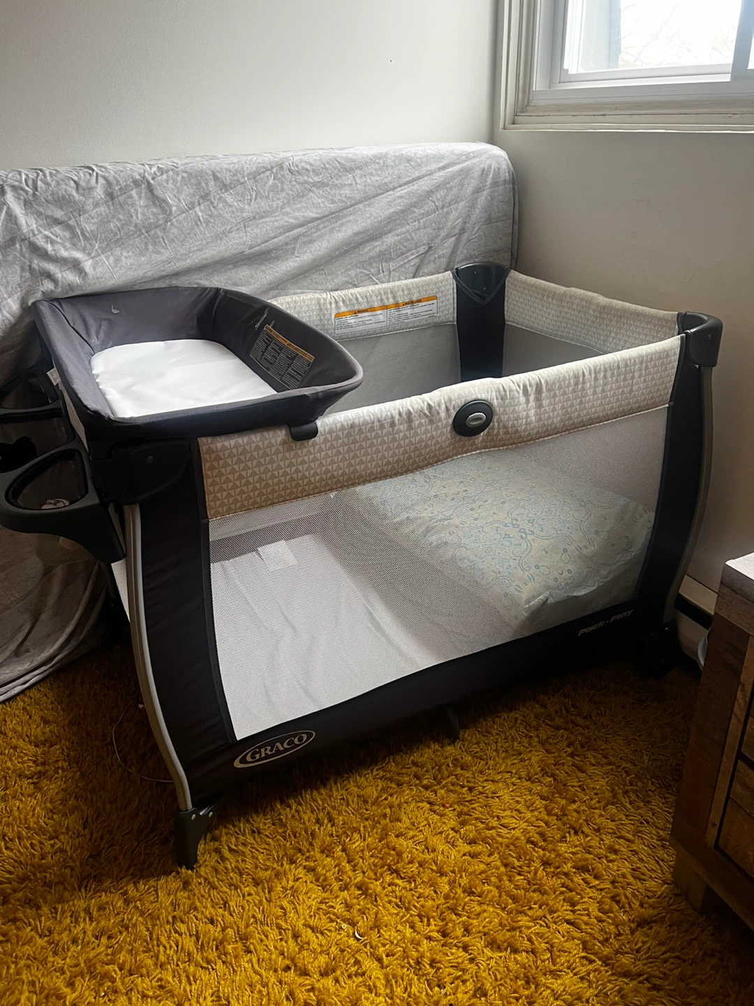 Graco Pack 'n Play Playard with Bassinet - photo 2