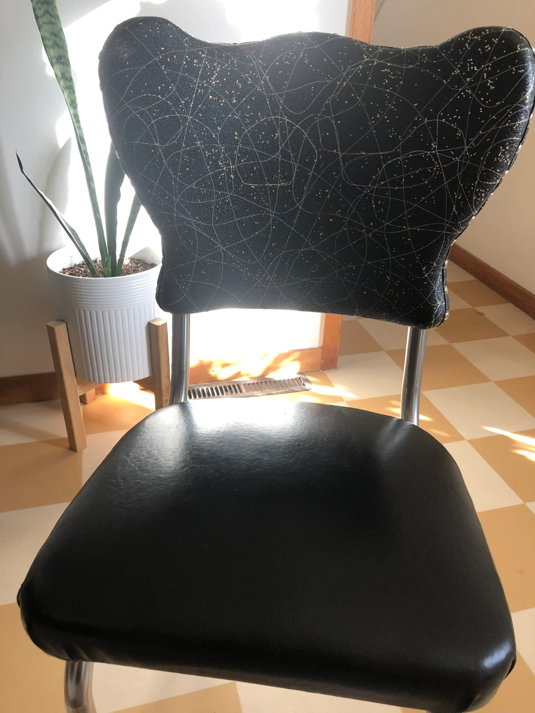 Retro 50’s Diner Table and Six Chairs - photo 4