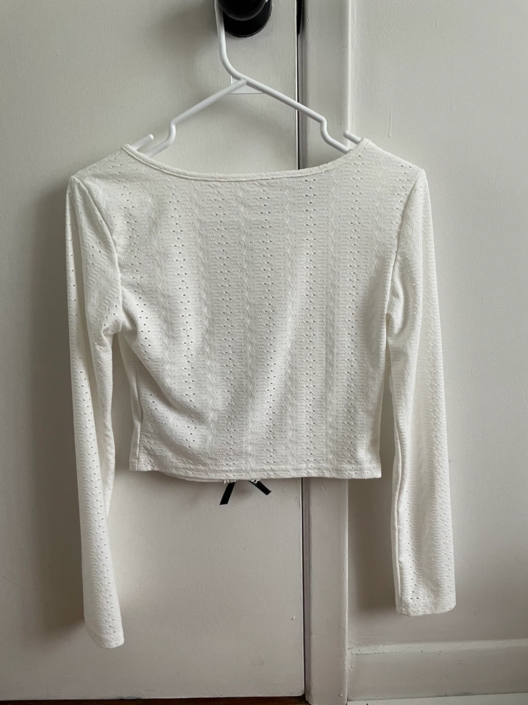 SHEIN White Crop Top With Black Bows 🎀 - photo 2