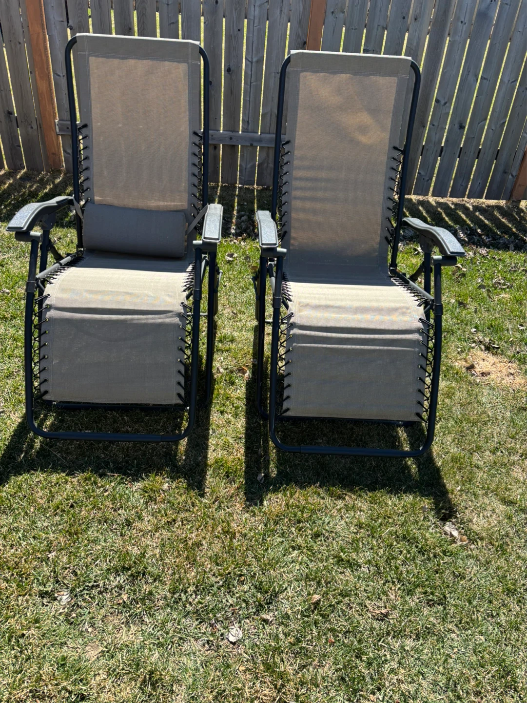 Pair of Zero Gravity Chairs - photo 2