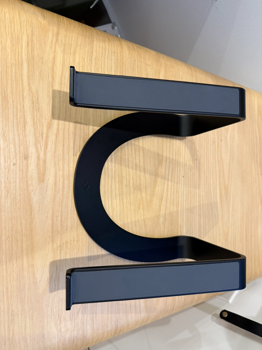 Laptop Stand (Apple Curve Stand for Macbook) - photo 2