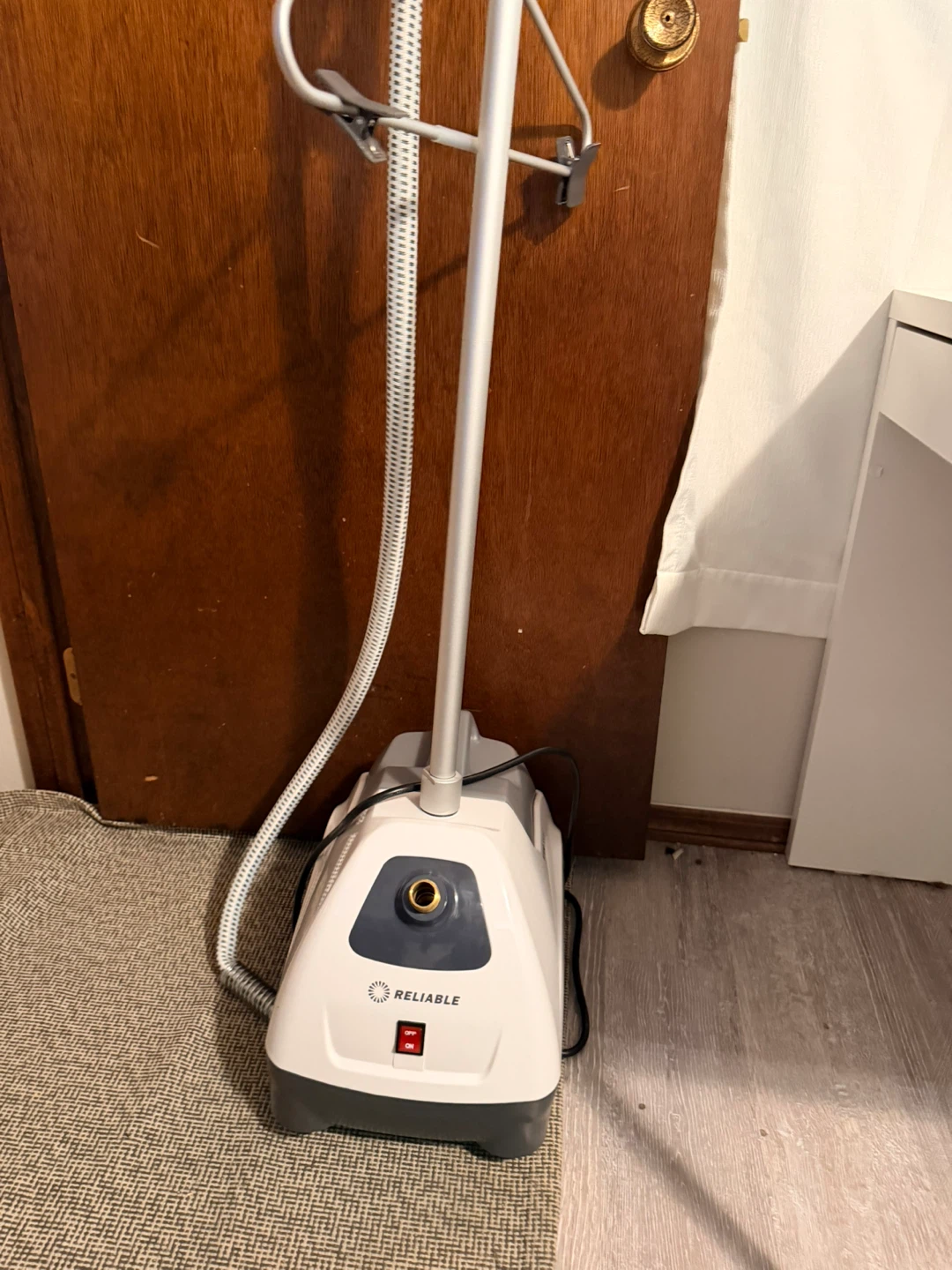 Reliable VIVIO 550GC Garment Steamer