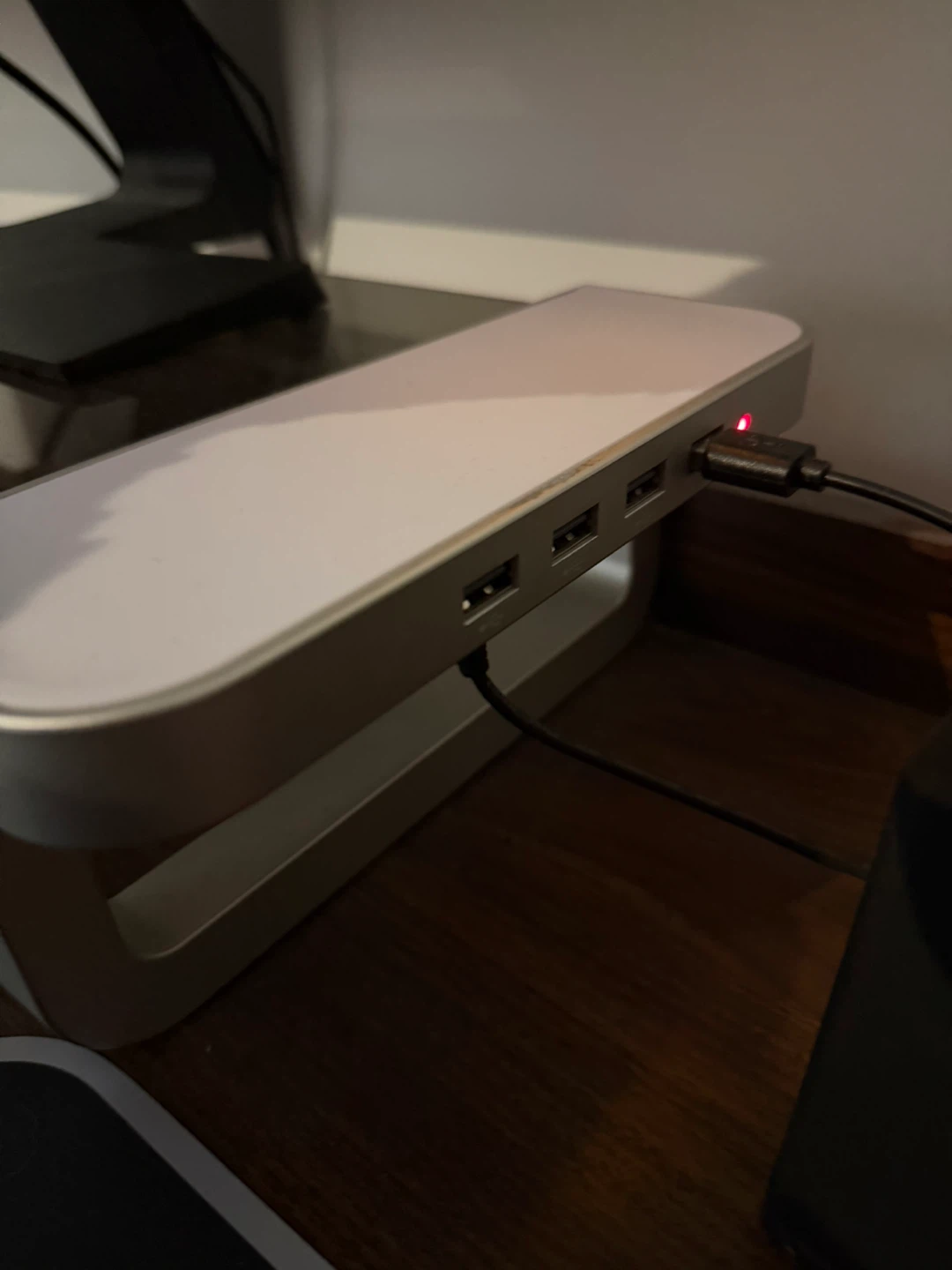 Like new monitor stand with USB outlet - photo 2
