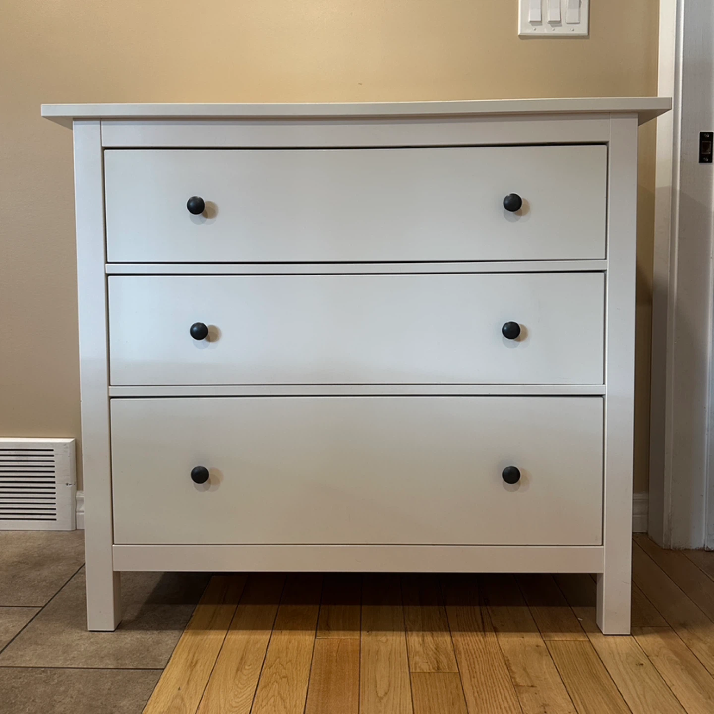 White IKEA Hemnes Dresser (CAN DELIVER)