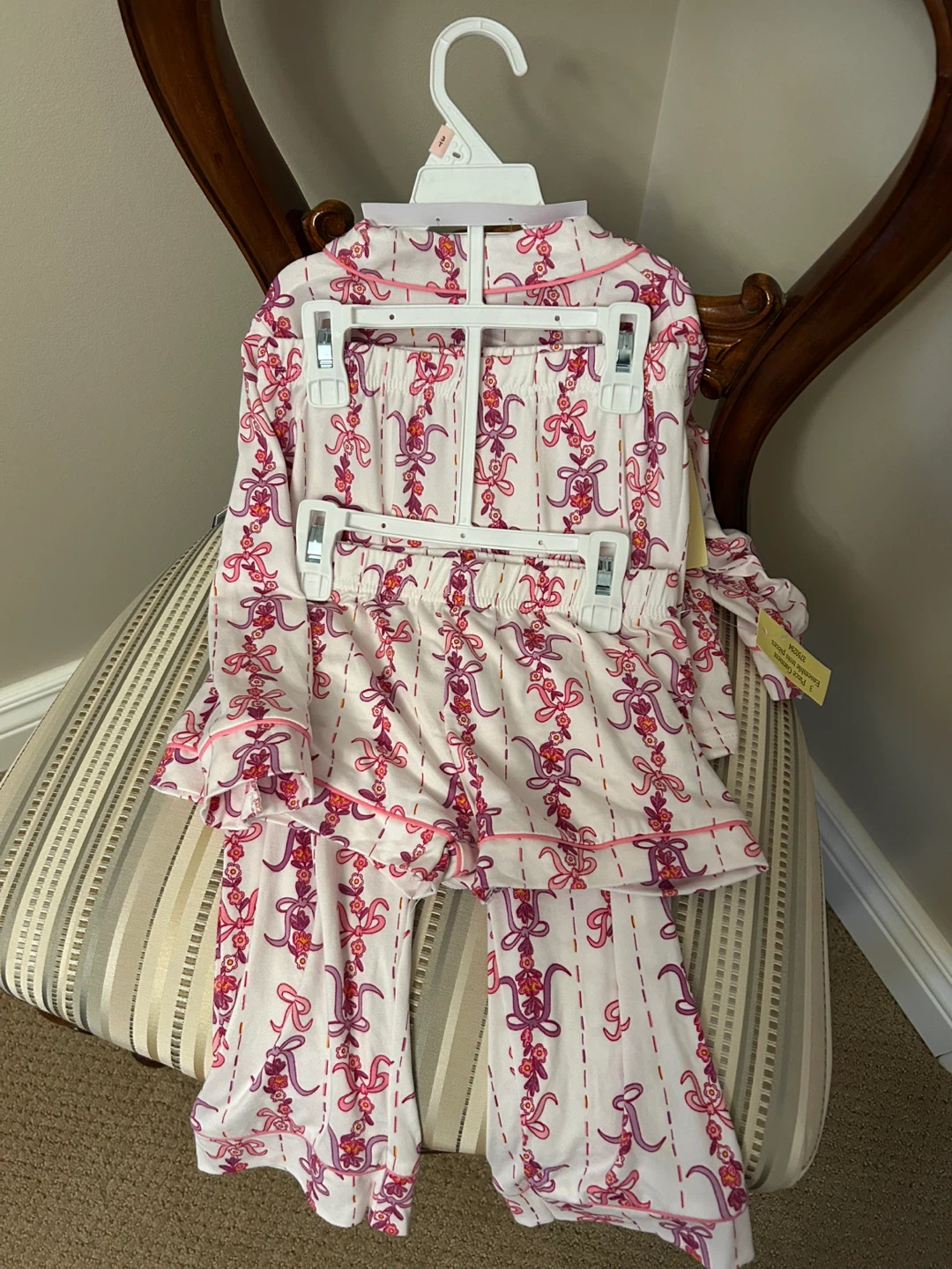 ADORABLE 4 PIECE SIZE 3T LIGHTWEIGHT PJ’S (SEE LISTING) - photo 2