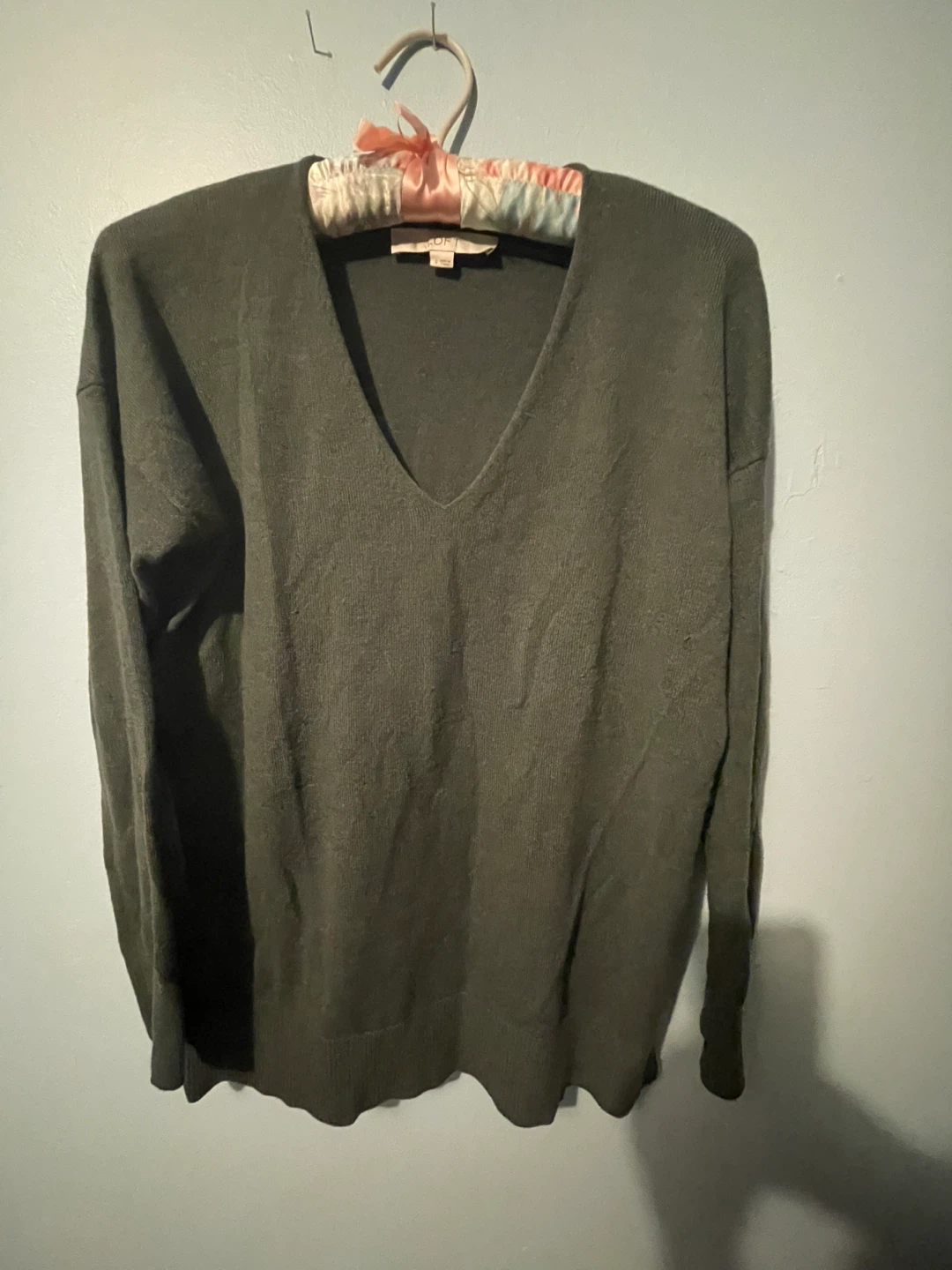 LOFT V-Neck Sweater - Dark Green m
