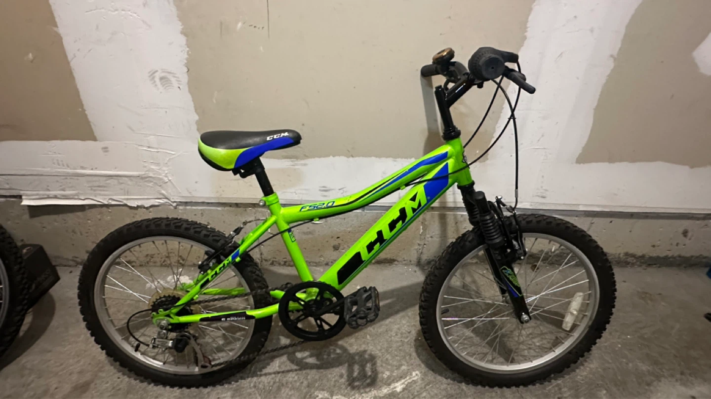 CCM FS2.0 Kids Bike with Helmet