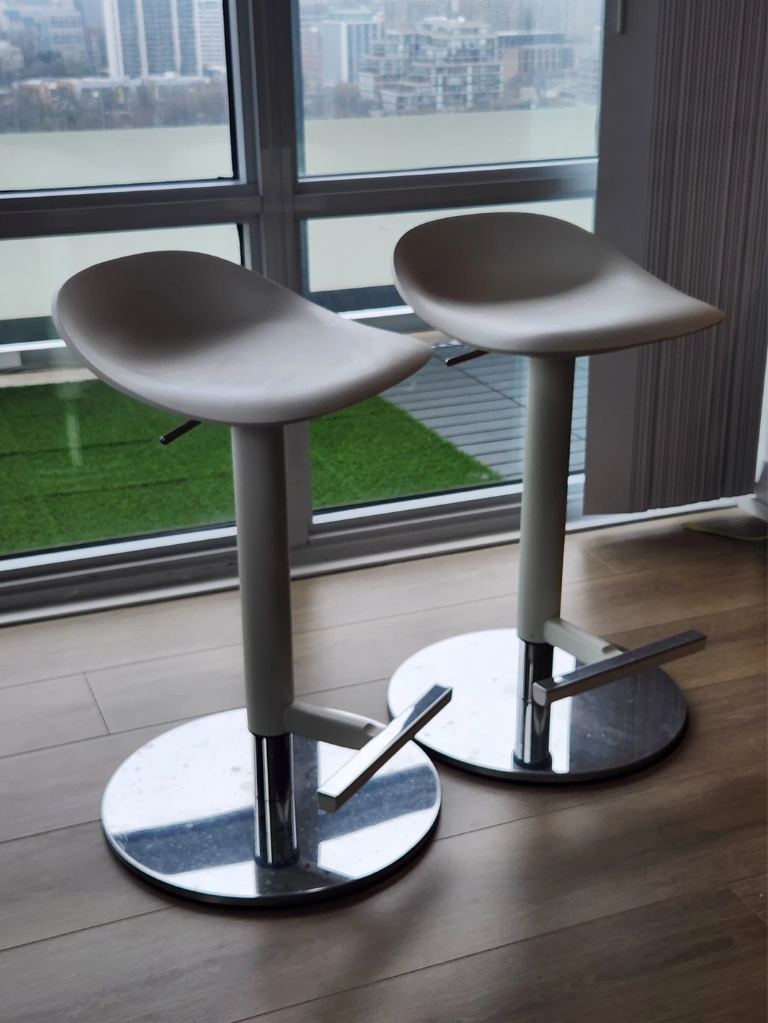 Set of 2 IKEA JANINGE Bar Stools