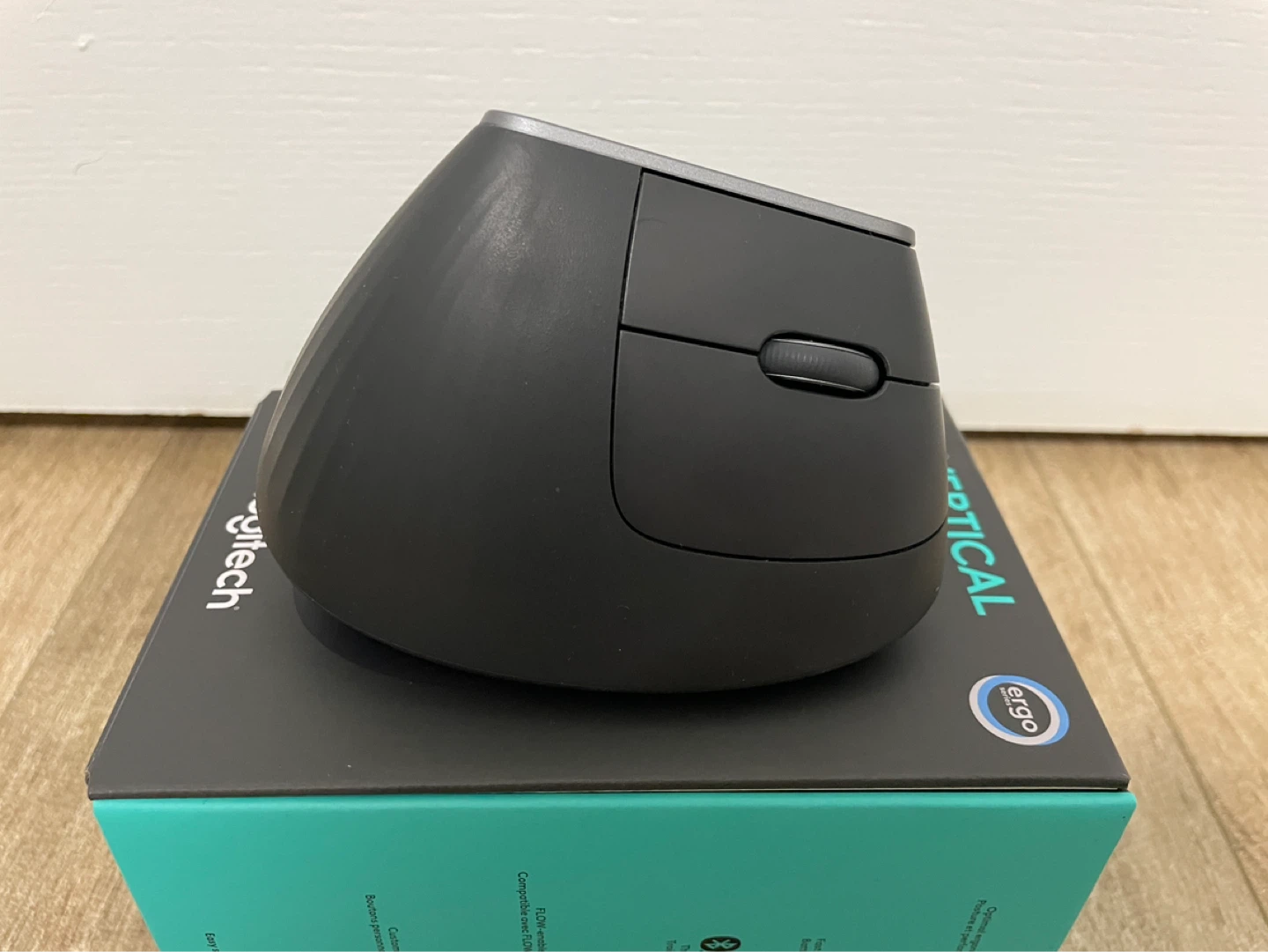 Logitech MX Vertical Mouse - photo 3