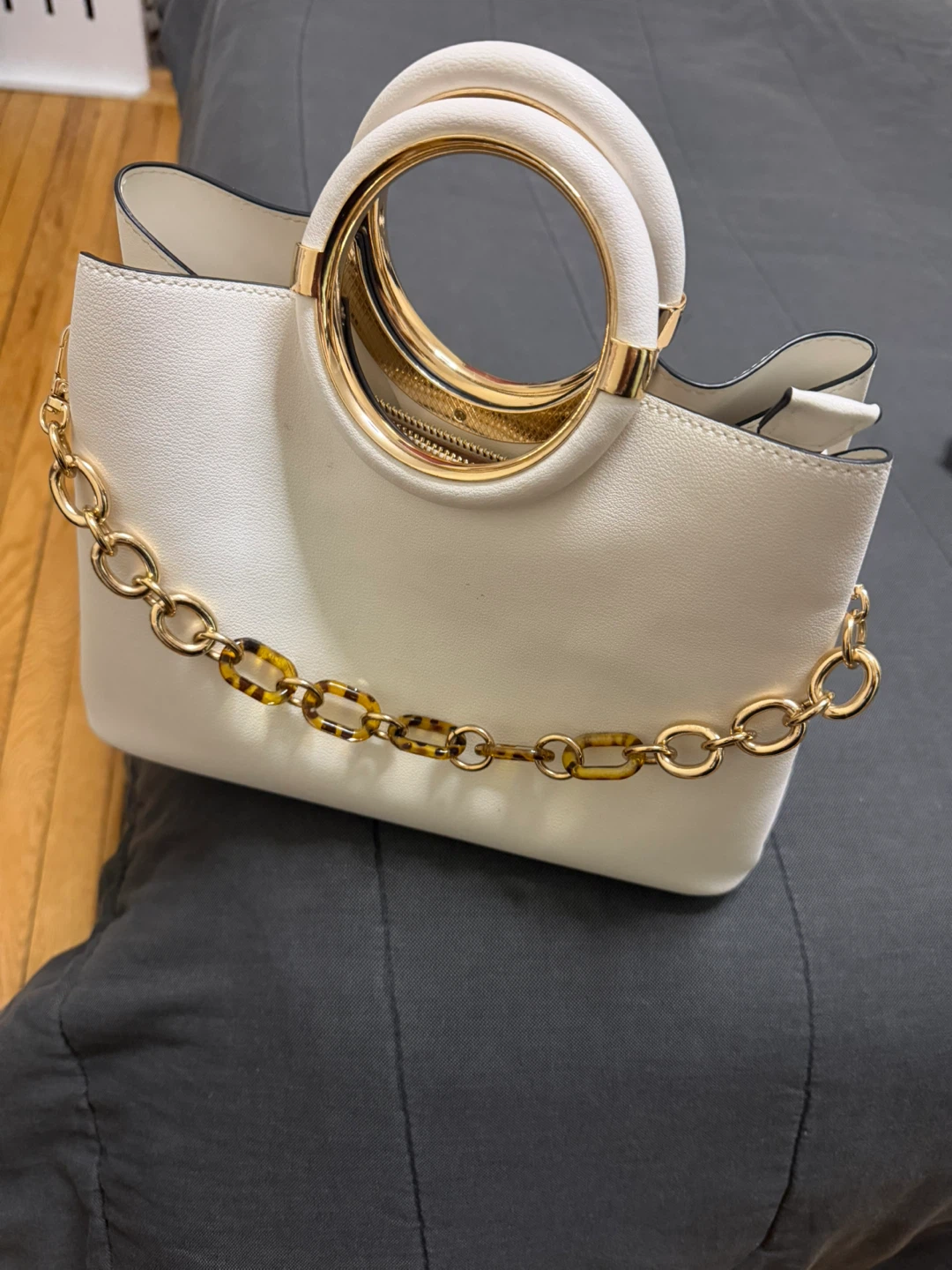 White handbag with gold chain accent Aldo - photo 3