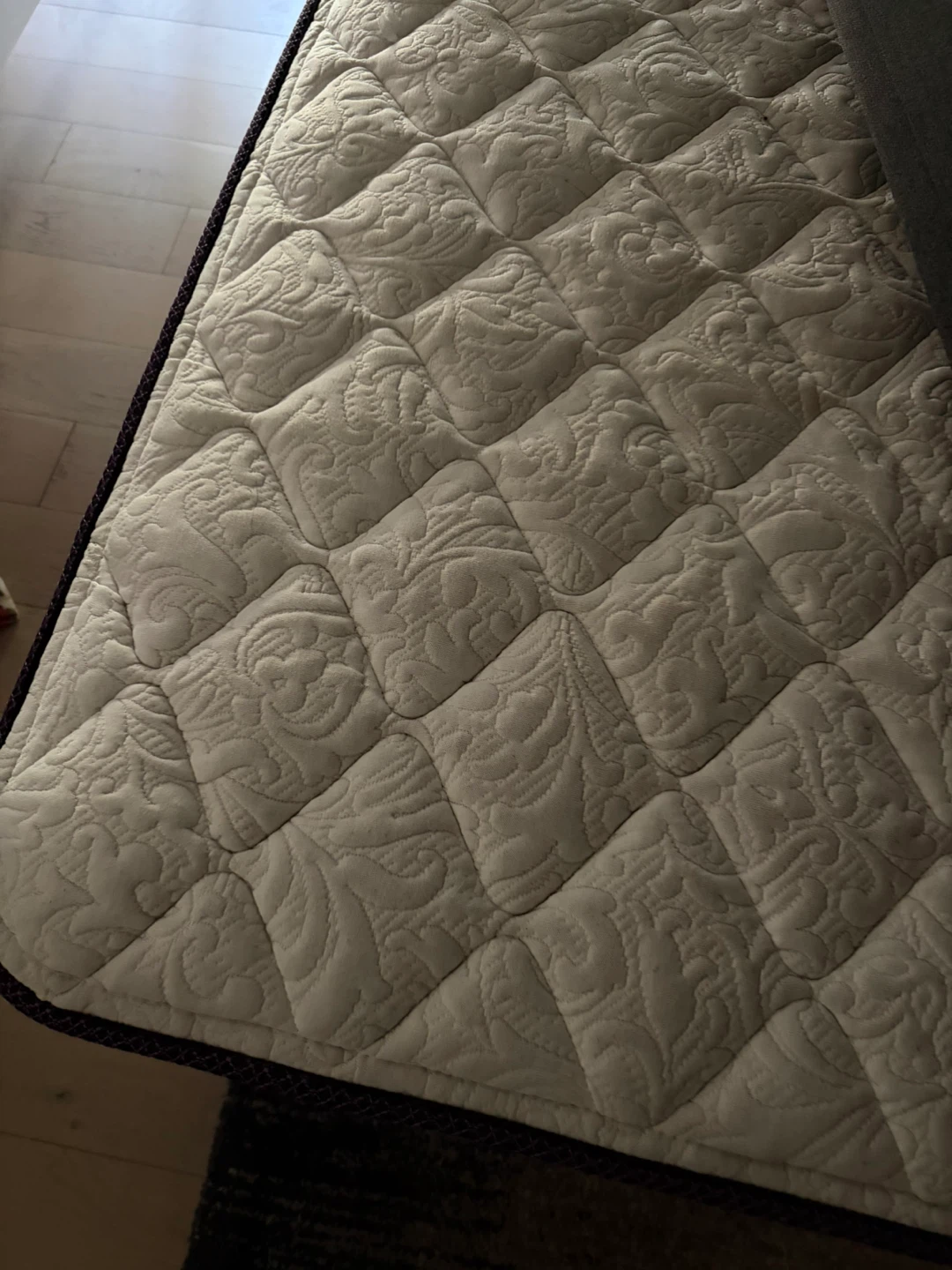 Queen mattress 10” free - photo 2