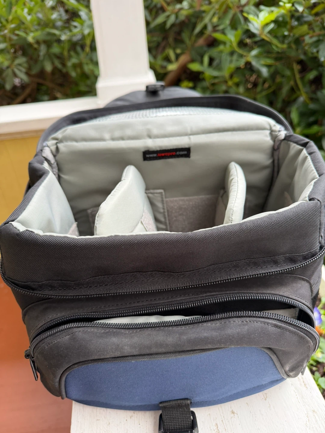 Lowepro Nova 3 AW Camera Bag - photo 3