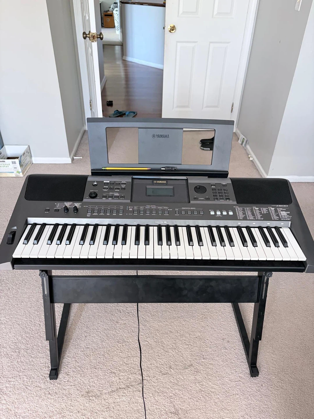 Yamaha PSR-E373 Keyboard