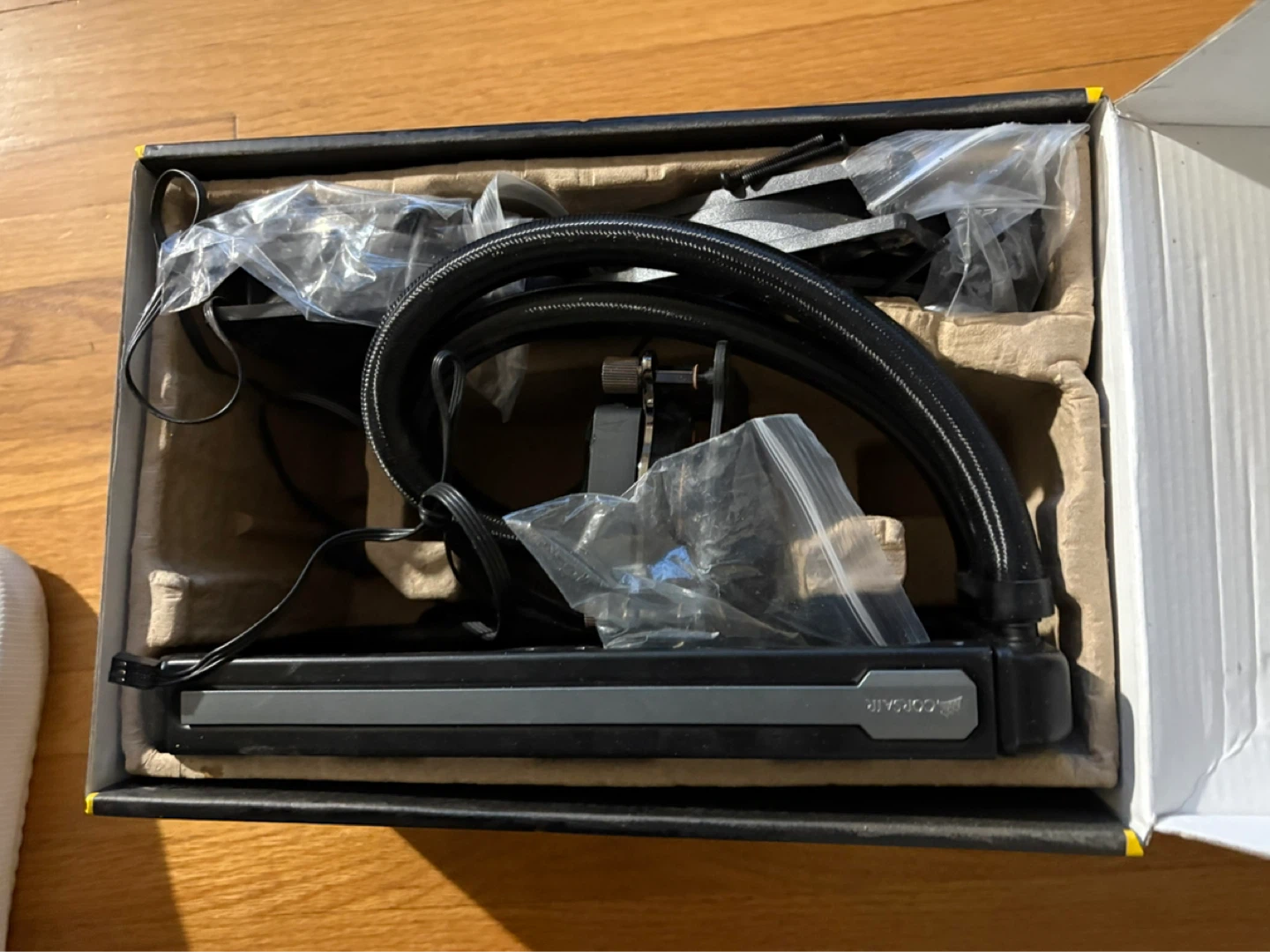 Corsair Hydro Series H100i v2 Liquid CPU Cooler - photo 3