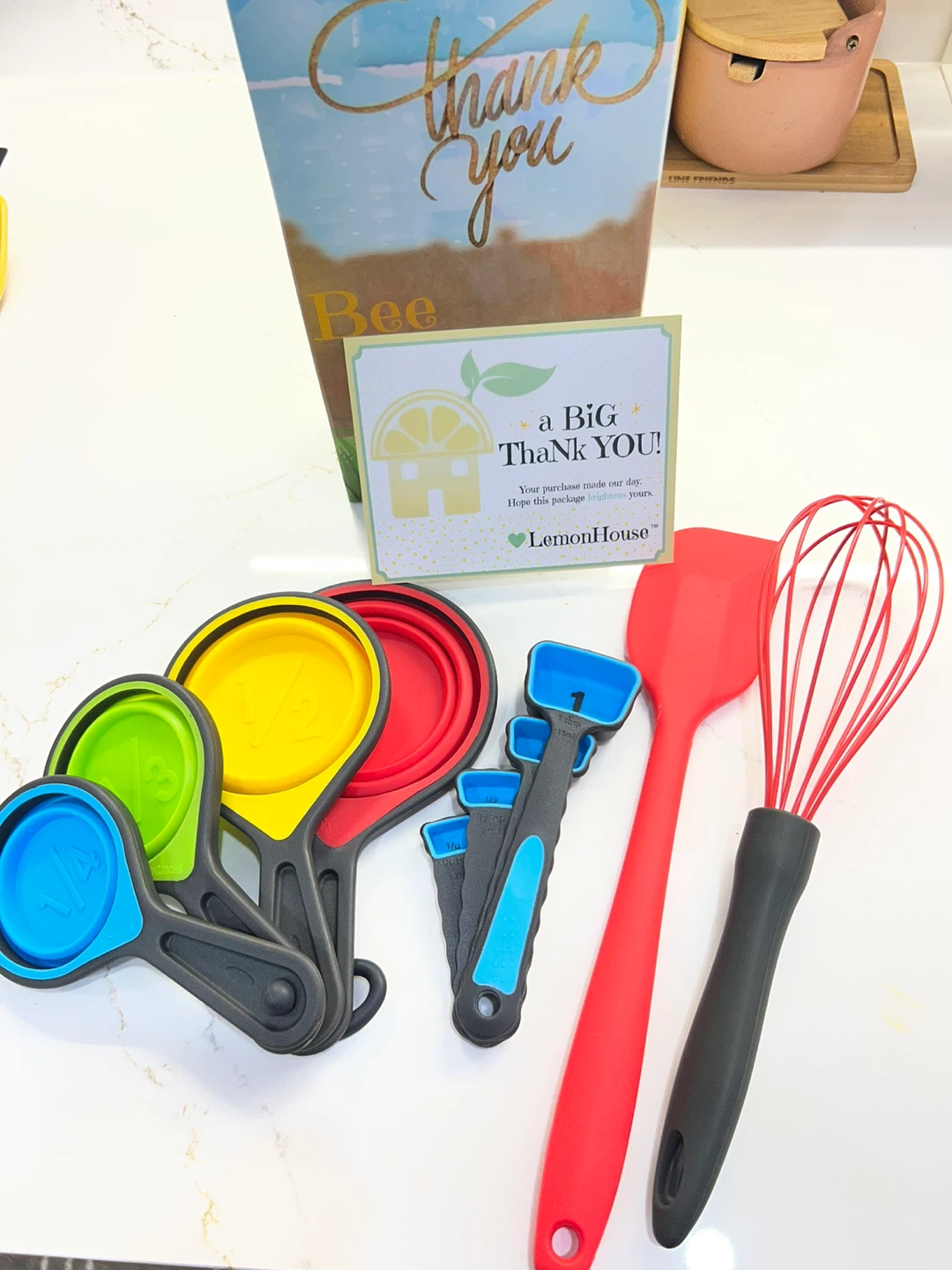 Kitchen Utensil Set with Measuring Cups and Spatula