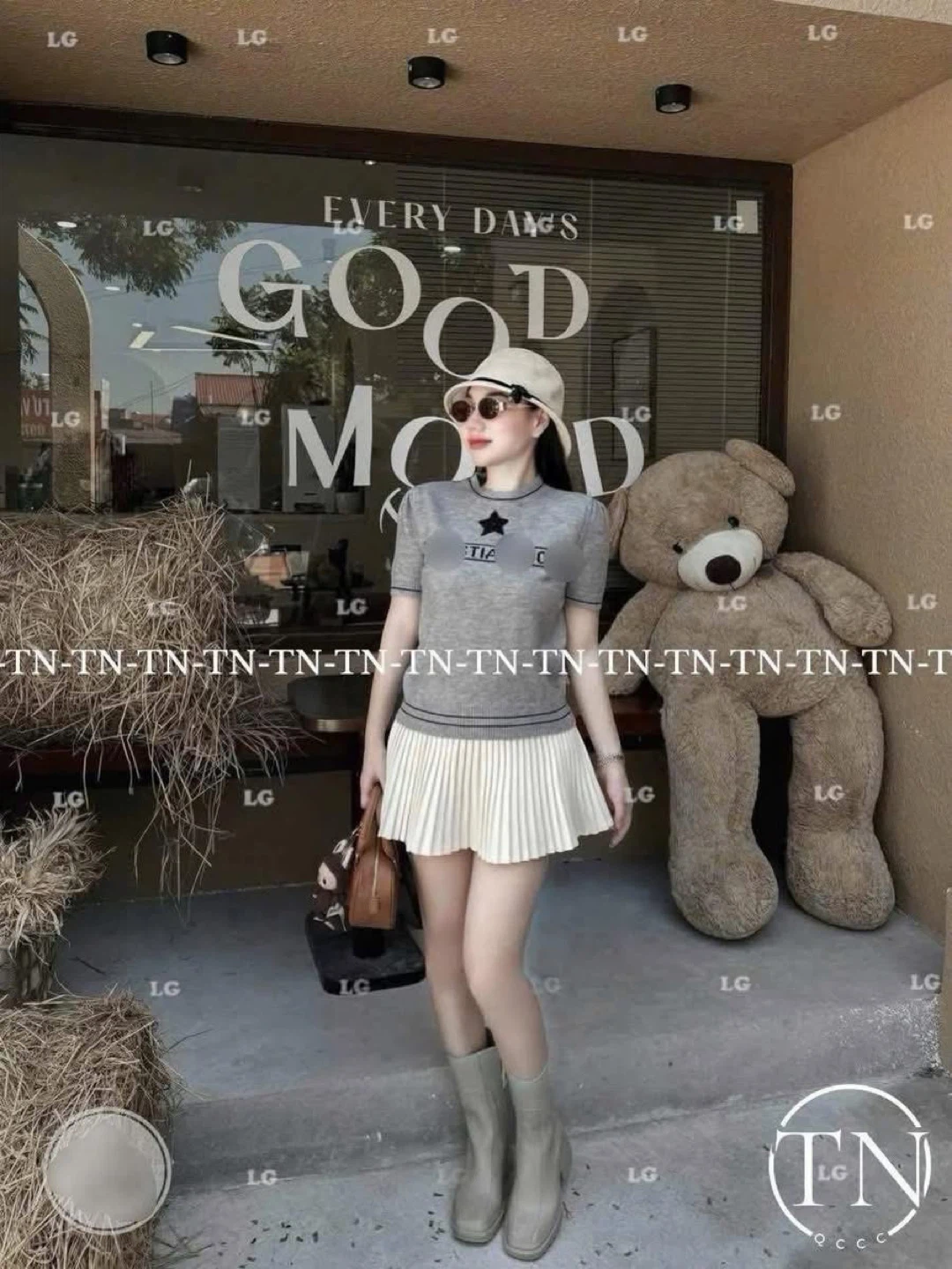 Christian Dior Short-Sleeved Sweater - photo 3
