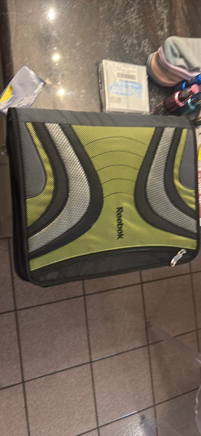 Reebok Binder/Organizer